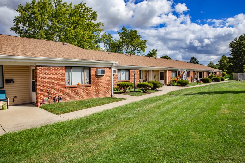 Mapleview Apartments Exterior