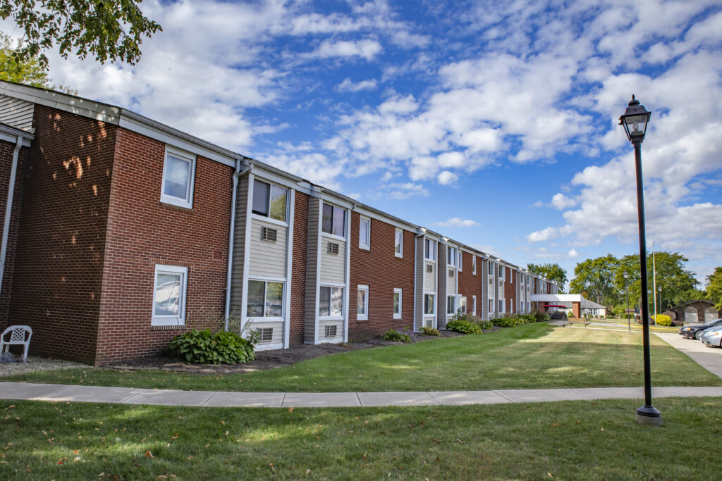 Englewood Square Exterior