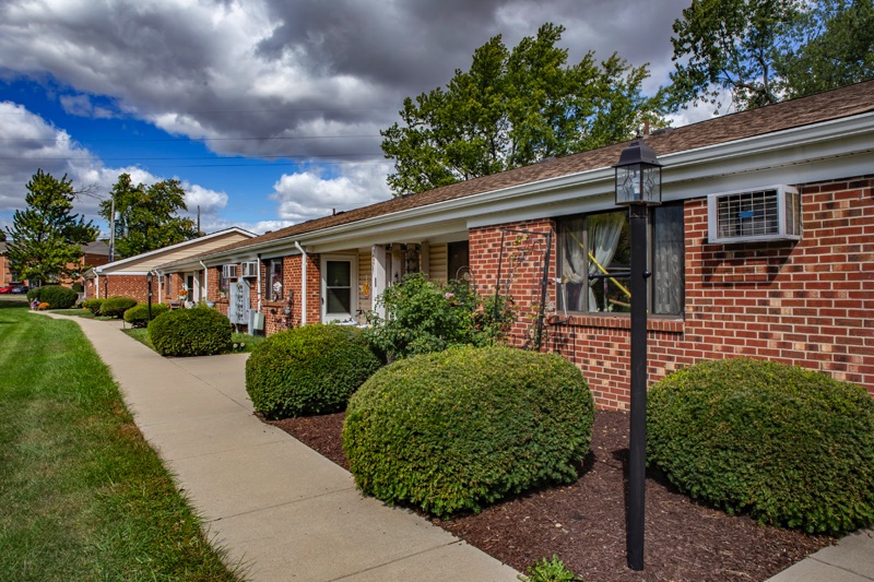 Mapleview Apartments Exterior