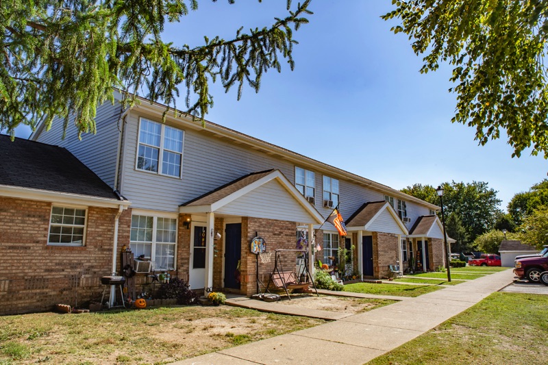 Oakview Manor Exterior