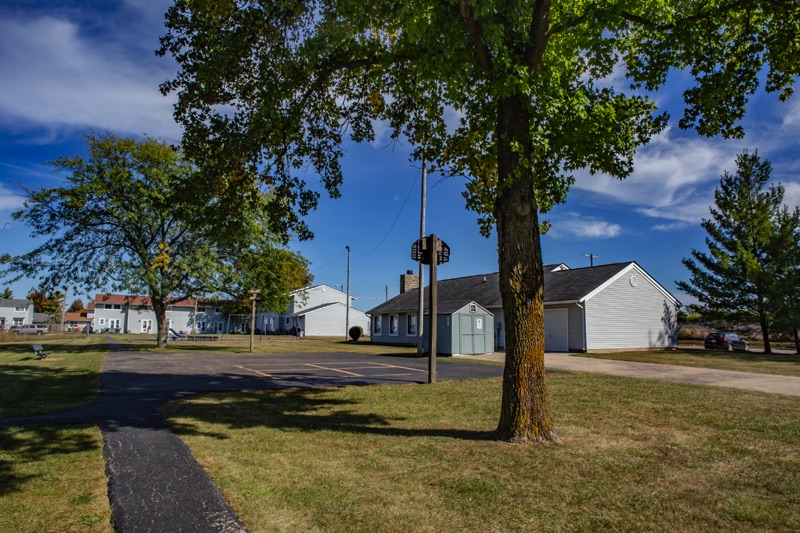 Surrey Square III Basketball Court